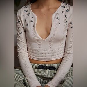 FREE PEOPLE chilled out v neck long sleeve floral embroidered xs